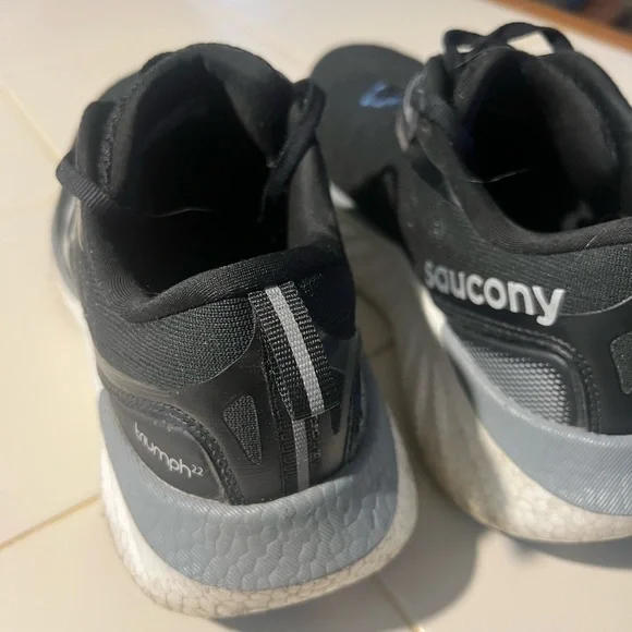 Saucony Triumph 22 size 8.5 - Picture 5 of 9